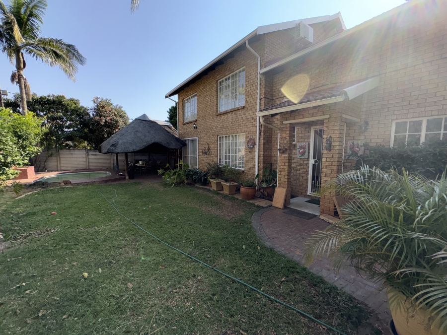 4 Bedroom Property for Sale in Heuwelsig North West